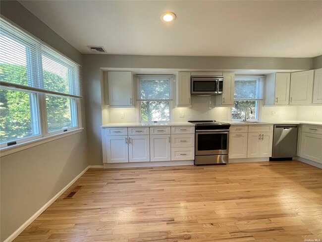 Building Photo - 116 Spring Rd