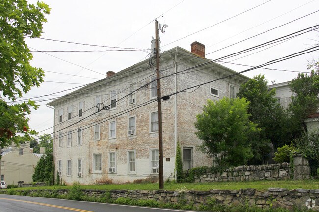 Building Photo - Fort Loudoun Apartments