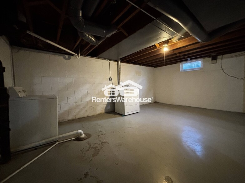 Building Photo - 1145 65th St