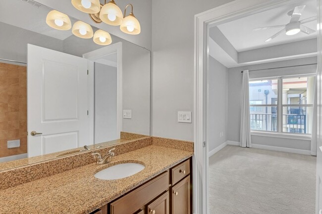 Building Photo - Luxury Treetop Penthouse