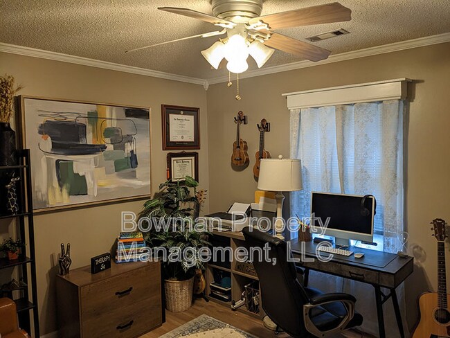 Building Photo - 155 Rachel Way