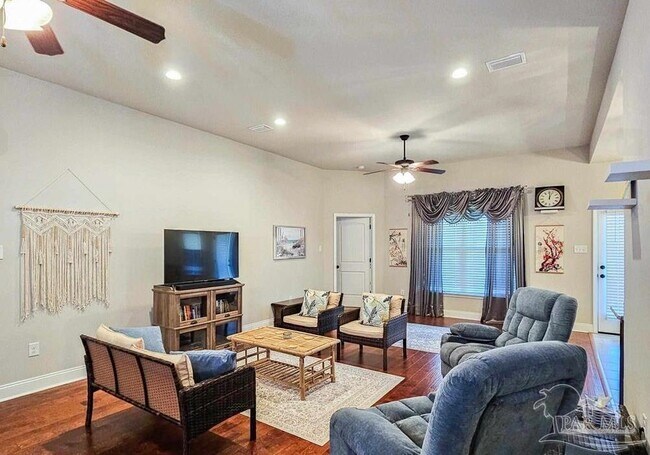 Building Photo - 8881 Bellawood Cir