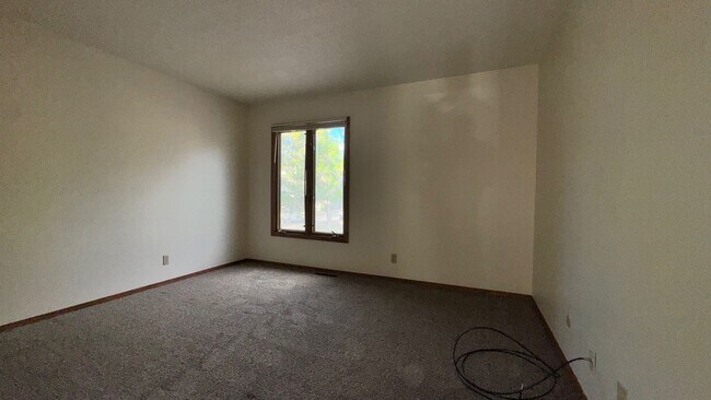 Building Photo - Doral Apartments