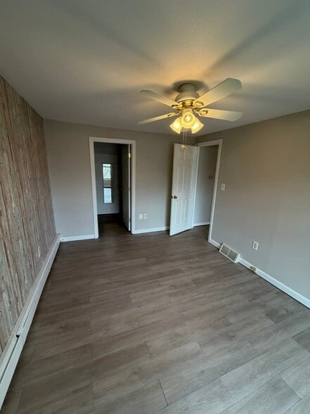 Building Photo - 136 Canterbury Ln