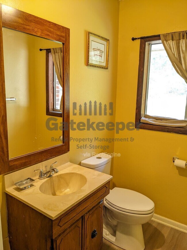 Building Photo - 163 Old Norton Rd