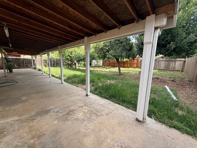 Building Photo - 248 Exie Ln