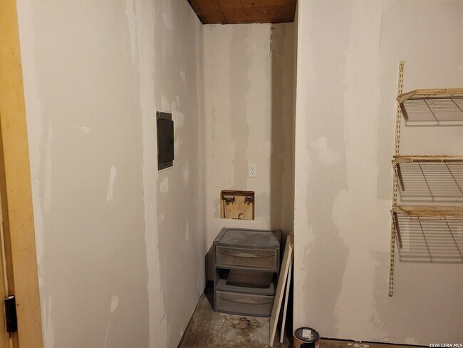 Building Photo - 5405 Borchers Dr