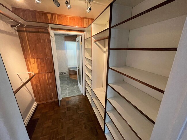 Building Photo - Charming Midtown Ventura Home