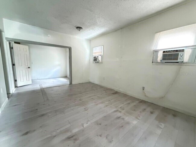 Building Photo - 4427 Raleigh St