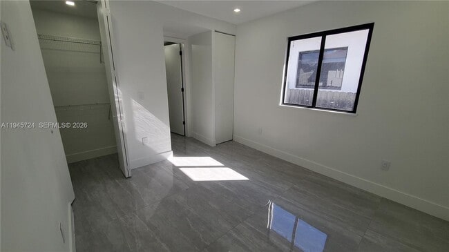 Building Photo - 40 SW 34th Ave