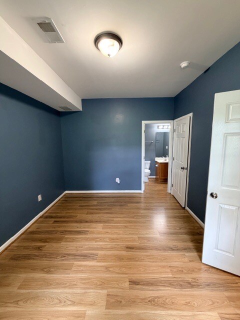 Building Photo - 319 S Parkway Dr