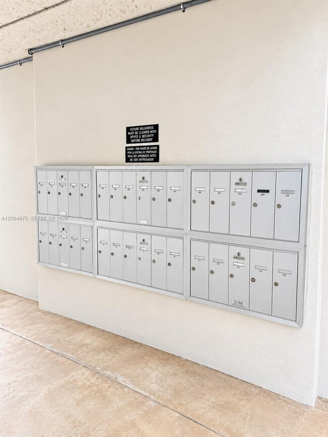 Building Photo - 9440 Poinciana Pl