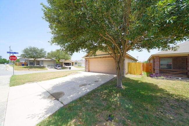 Building Photo - Great One-Story Home Near Lackland AFB Now...