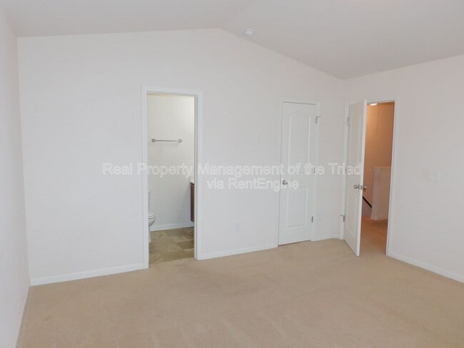 Building Photo - 301 Hidden Timber Ln