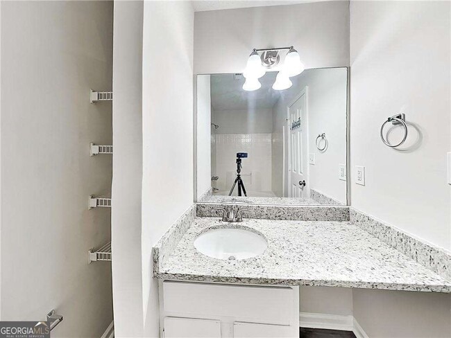 Building Photo - 244 Hale Haven Dr