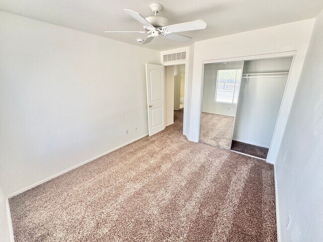 Building Photo - 2106 W Alta Vista Rd