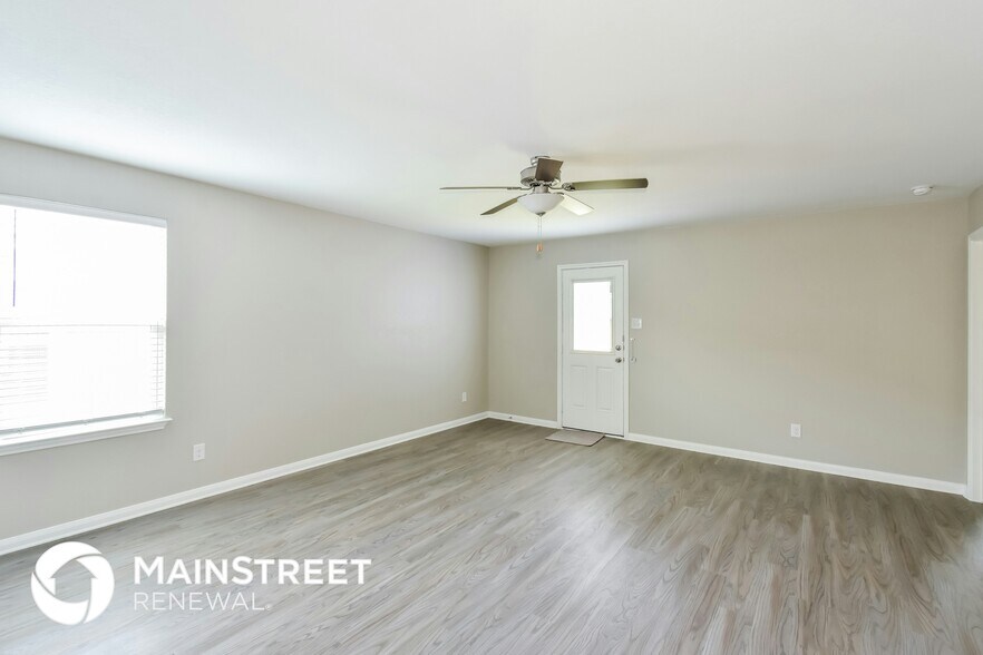 Building Photo - 3111 Begonia Bend