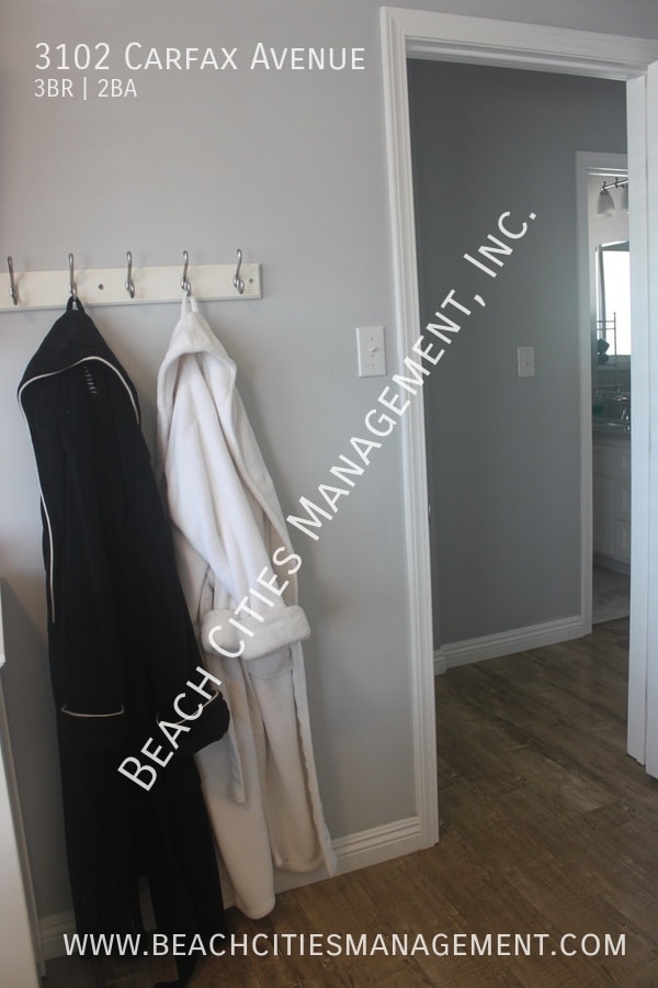 Building Photo - 3102 Carfax Ave