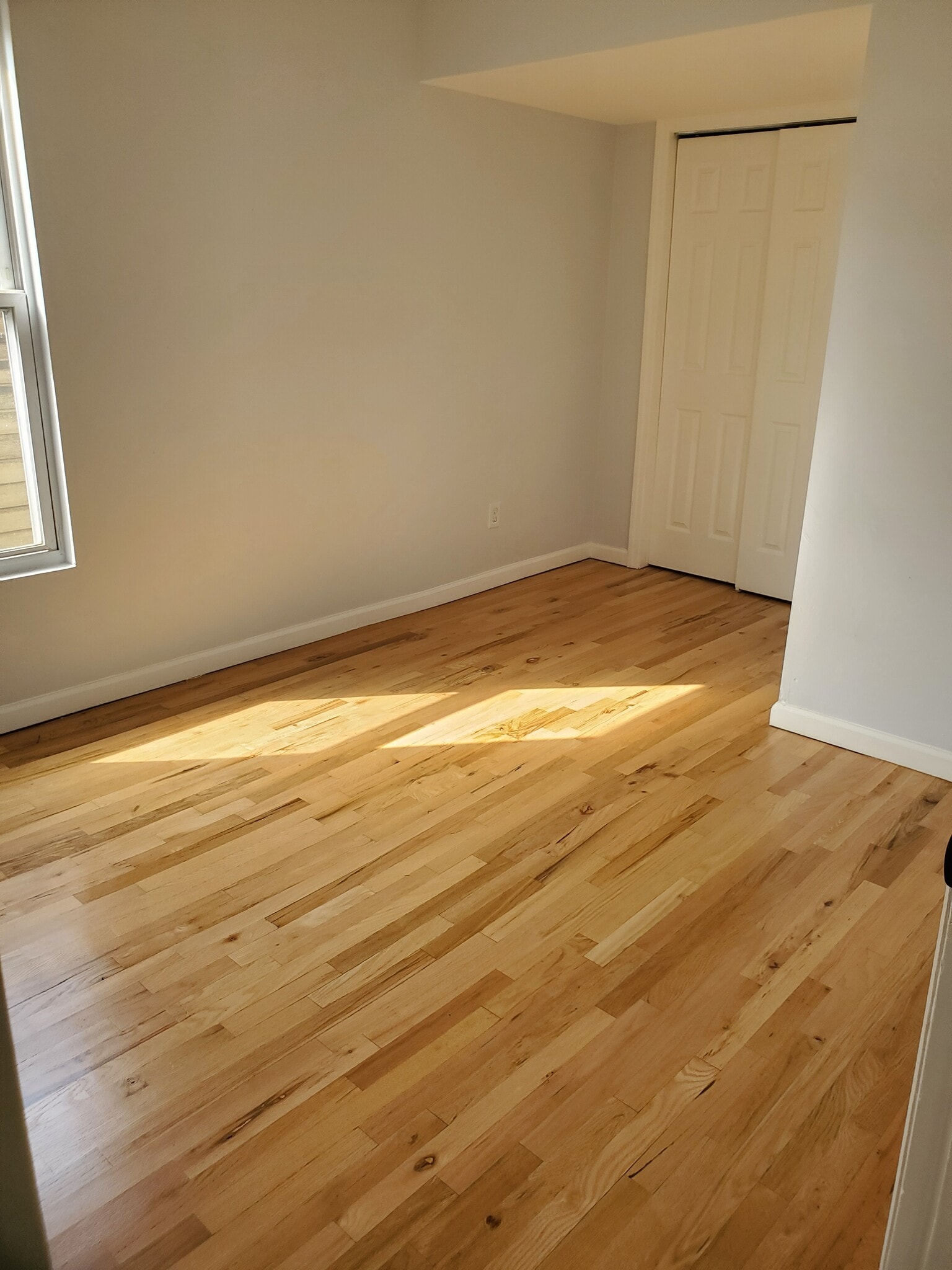 Building Photo - 250 Inslee Pl