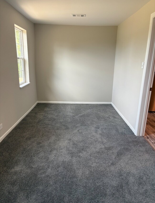 Building Photo - Kentucky Duplex