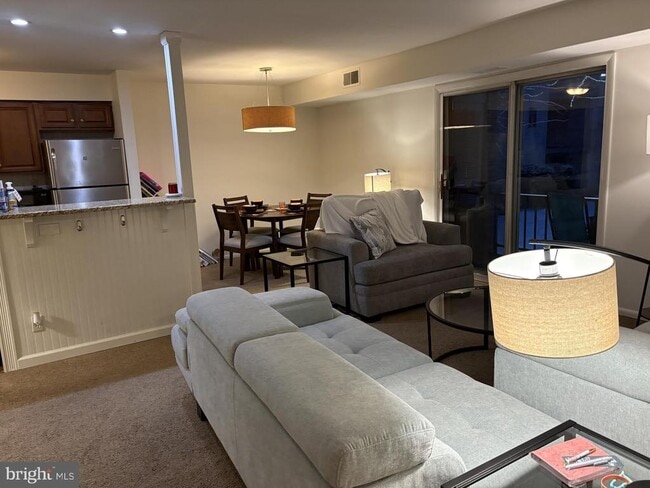 Building Photo - 7 Rockford Rd