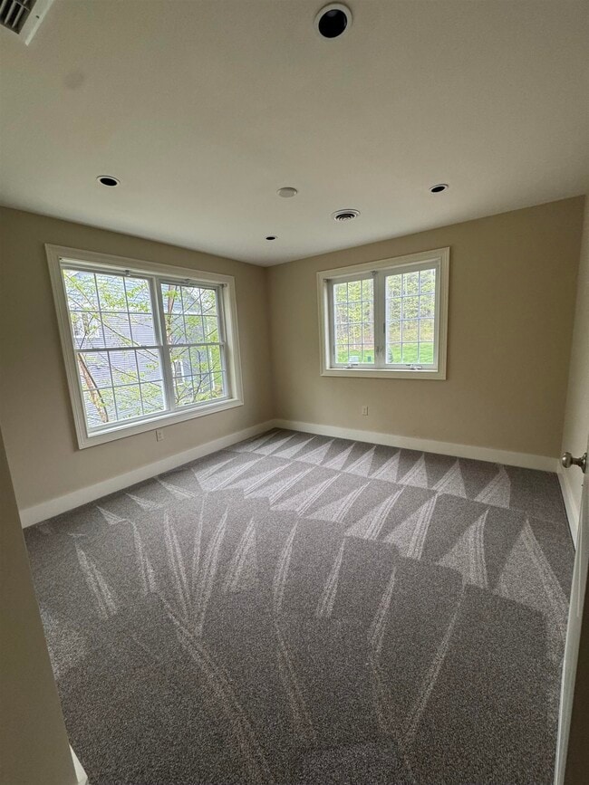 Building Photo - 21 Morgan Ct