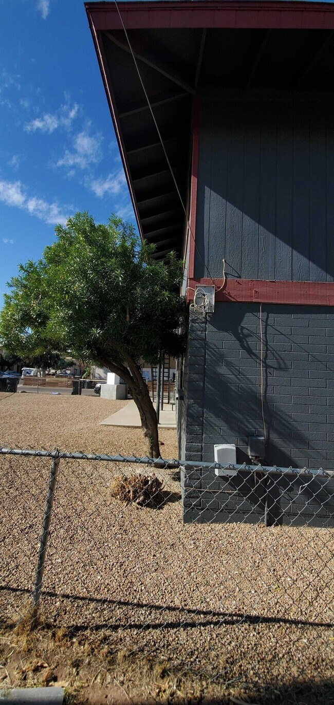 Building Photo - 1766 E 6th Ave