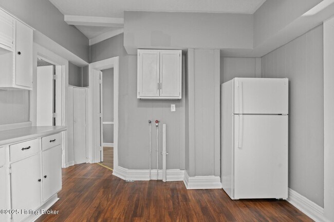 Building Photo - 1319 Maple St