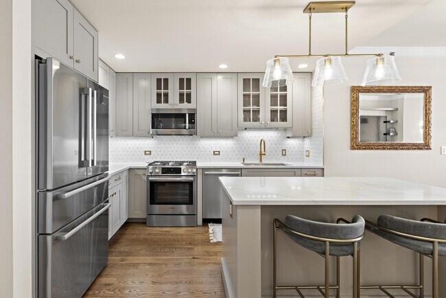 Building Photo - 1125 Maxwell Ln