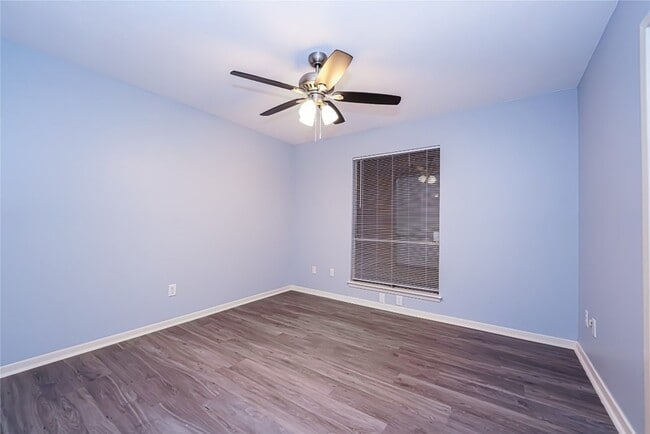 Building Photo - 2306 Wallingford Dr