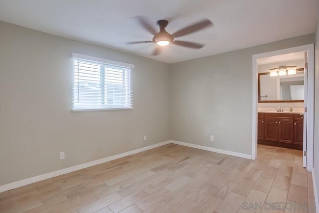 Building Photo - 314 Channel Ln