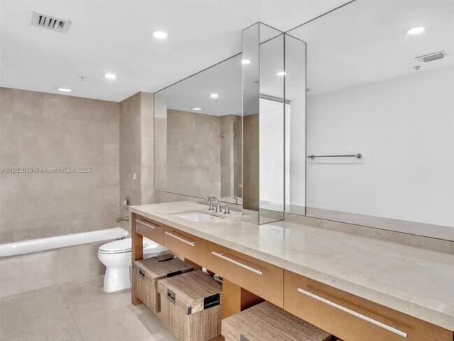 Building Photo - 650 West Ave