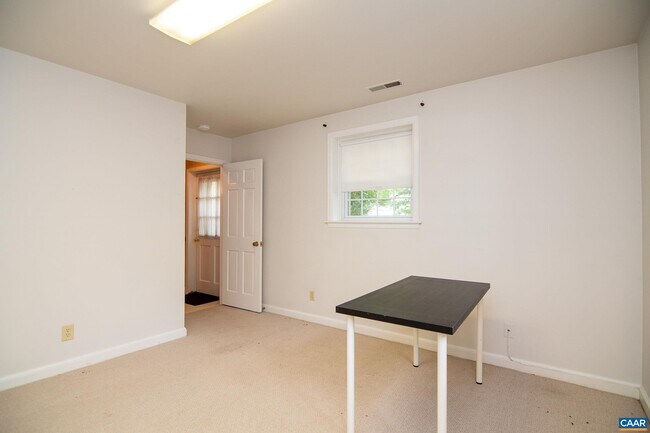 Building Photo - 1313 Grove Rd