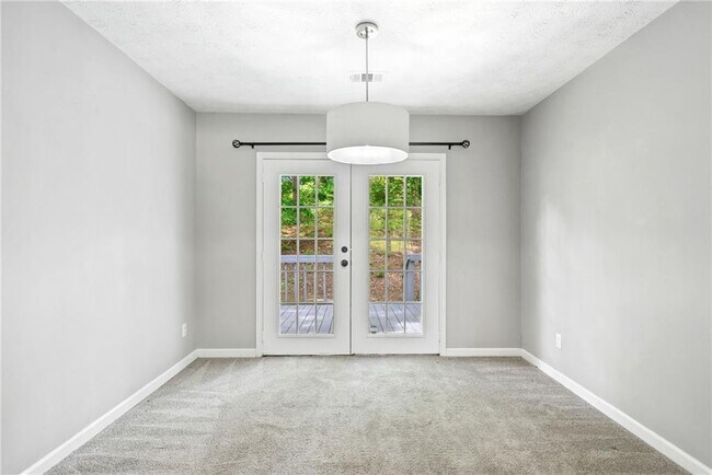 Building Photo - 5590 Princeton Oaks Dr