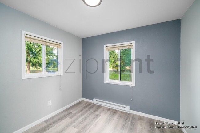 Building Photo - 12917 NE Holladay St