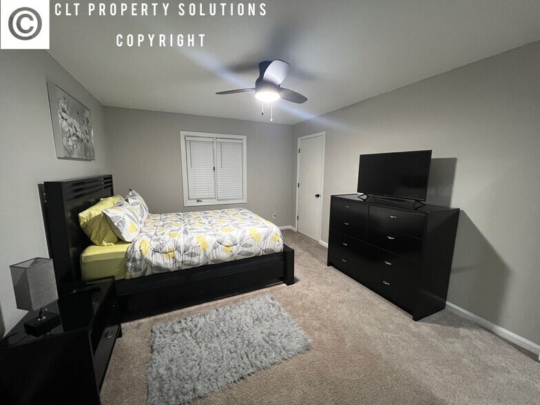 Bedroom - 1914 Meadowlark Ln