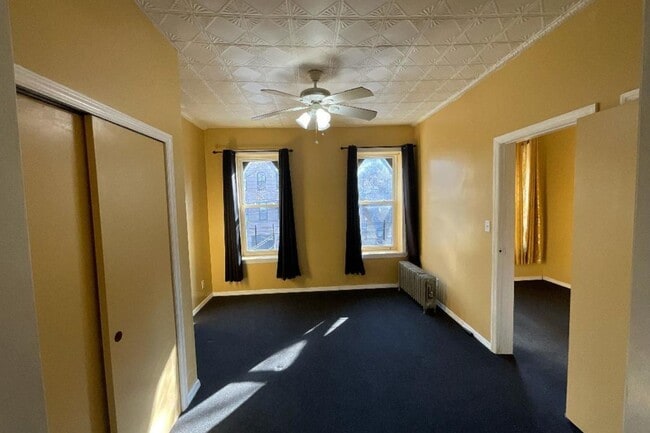 Building Photo - 2001 Bergen St