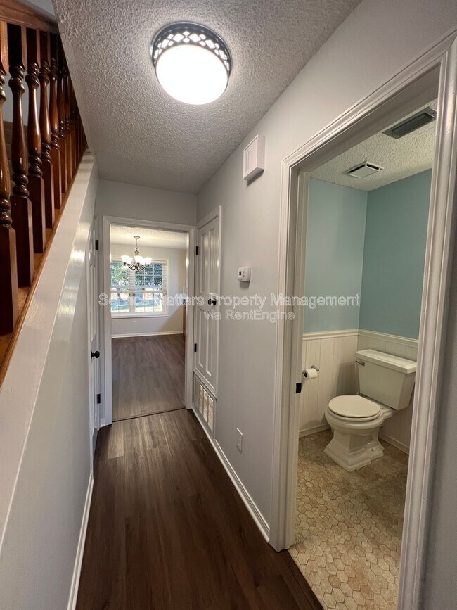 Building Photo - 6004 Players Pl