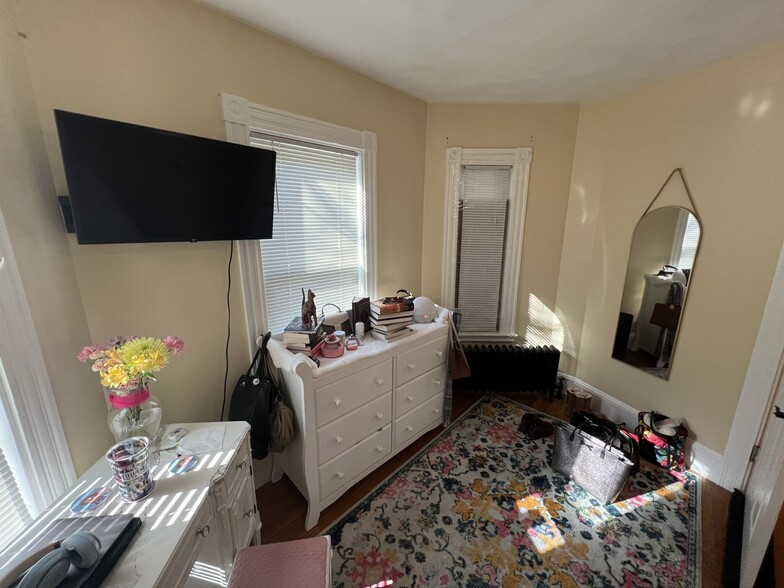 Building Photo - 42-44 Gorham St. Unit 1