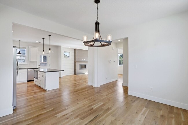 Building Photo - DESIRABLE CRESTON-KENILWORTH / CORNER LOT, LUXURY 4 BEDROOM, TWO EN-SUITES W/FULL BATHS