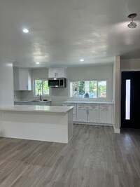 Building Photo - 14670 Harding St