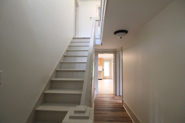 Building Photo - 56 Grindstone Rd