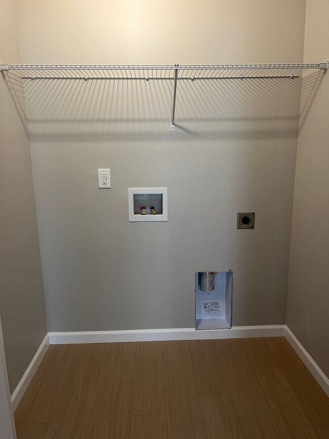 Building Photo - 492 State Rd S-42-2289