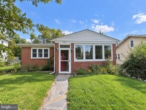 Building Photo - 6797 Lawnton St