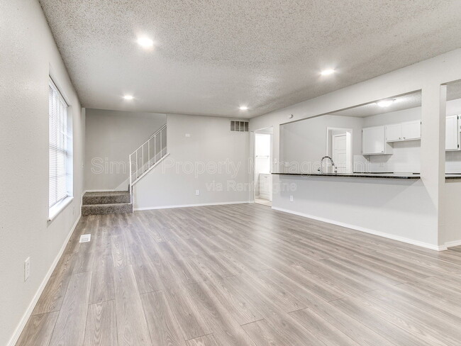 Building Photo - 8510 Candlewood Dr