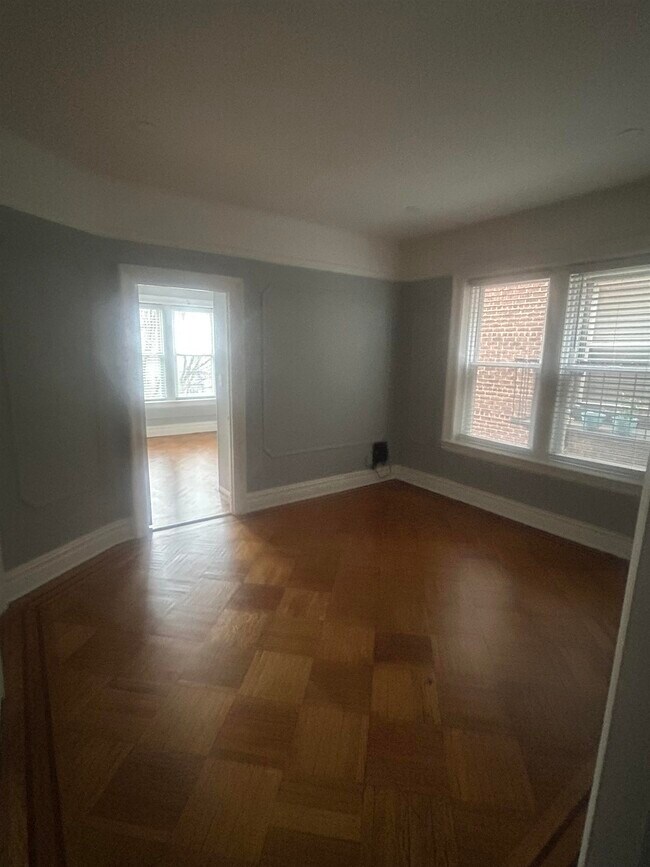 Building Photo - 173 W 48th St