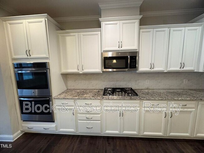 Building Photo - 1215 Alston Forest Dr