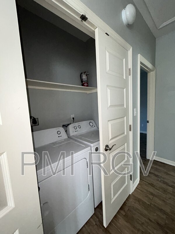 Building Photo - 2100 Jackson St