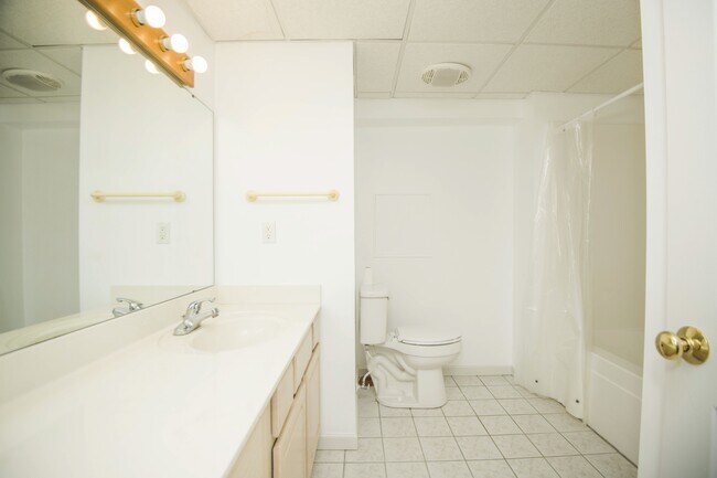 Building Photo - 106 Oohleeno Way