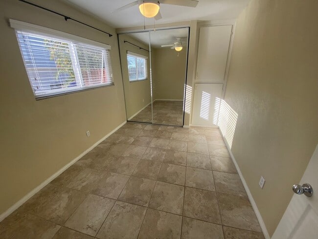 Building Photo - kl303r